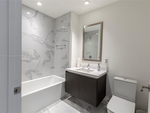 Apartment for sale  Unit #4410 - photo 6095542