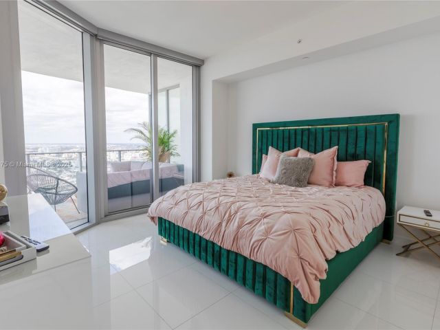 Apartment for sale  Unit #4410 - photo 6095548