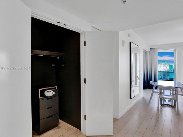 Apartment for sale  Unit #1208 - photo 6095889