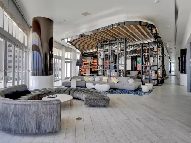 2-bedroom condo for sale in Fort Lauderdale - 3101 Bayshore Dr 1208 - MondialRealty