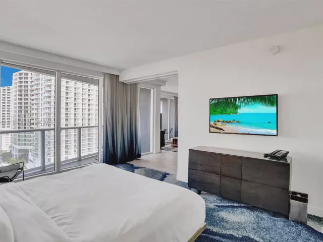 2-bedroom condo for sale in Fort Lauderdale - 3101 Bayshore Dr 1208 - MondialRealty