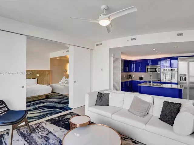 2-bedroom condo for sale in Fort Lauderdale - 3101 Bayshore Dr 1208 - MondialRealty