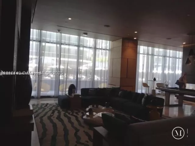 1-bedroom condo for sale in Miami - 45 SW 9th St 2709 - MondialRealty