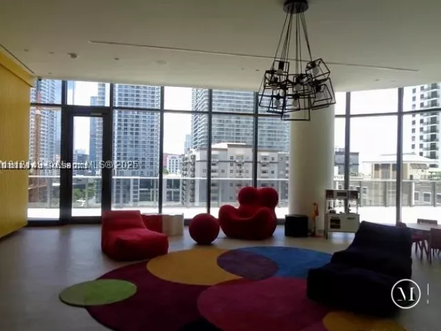 1-bedroom condo for sale in Miami - 45 SW 9th St 2709 - MondialRealty