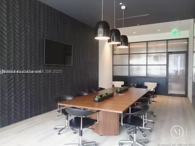 1-bedroom condo for sale in Miami - 45 SW 9th St 2709 - MondialRealty