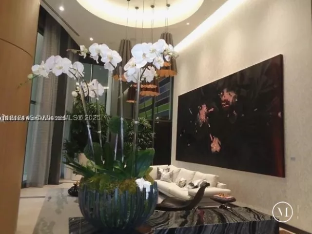 1-bedroom condo for sale in Miami - 45 SW 9th St 2709 - MondialRealty