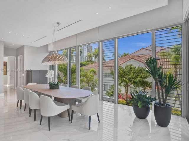 Home for sale at 3750 Yacht Club Dr TH1 - photo 6096418