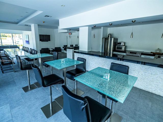 Apartment for sale  Unit #1801 - photo 6099368