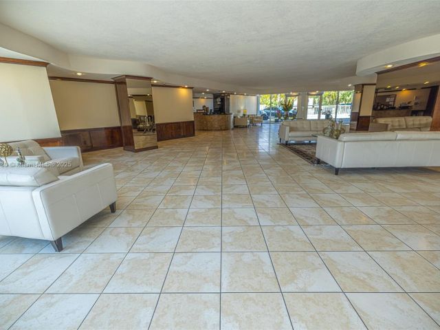 Apartment for sale  Unit #1801 - photo 6099371