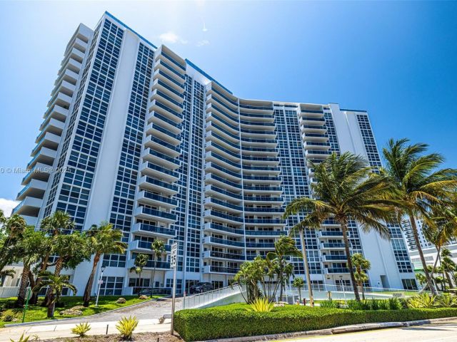 Apartment for sale  Unit #1801 - photo 6099373