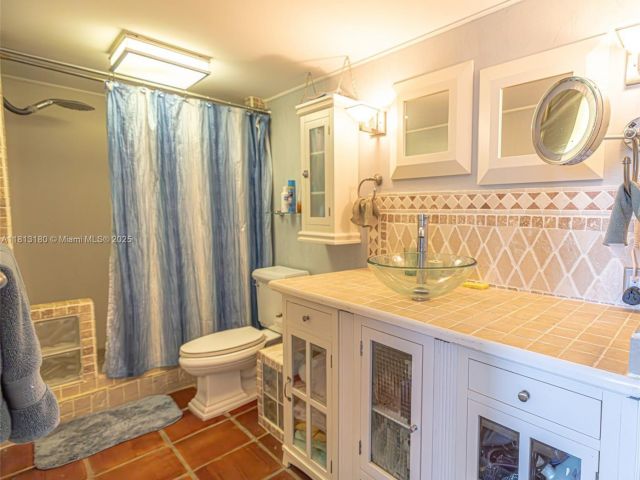 Apartment for sale  Unit #1801 - photo 6099375