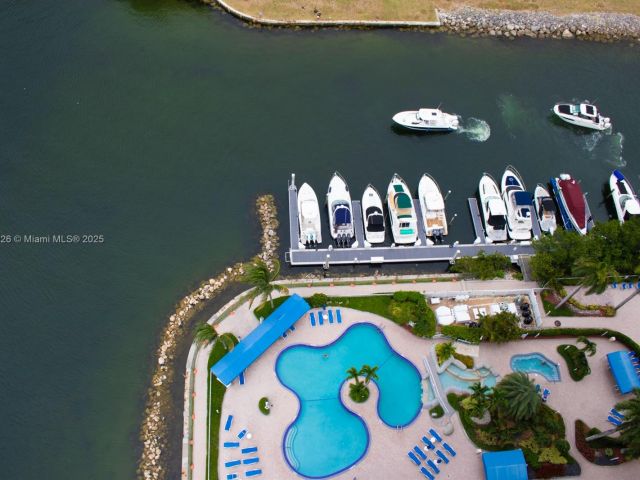 Apartment for sale  Unit #3001 - photo 6119646