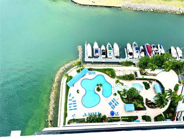 Apartment for sale  Unit #3001 - photo 6119650