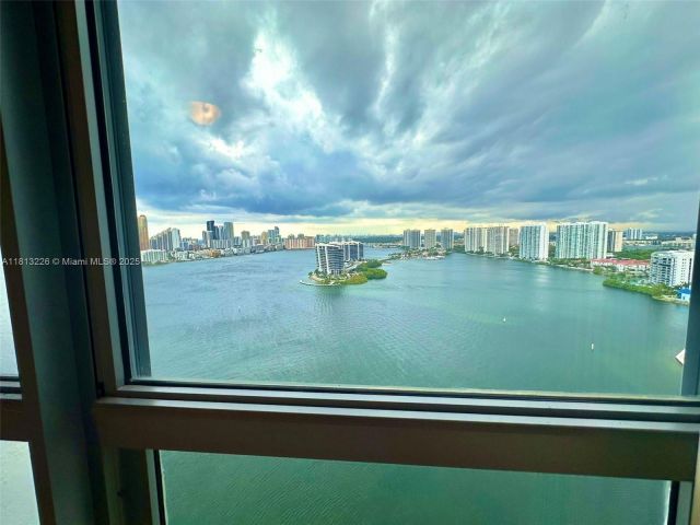 Apartment for sale  Unit #3001 - photo 6119651