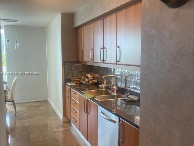 Apartment for rent  Unit #652 - photo 6198511