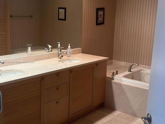 Apartment for rent  Unit #652 - photo 6198512