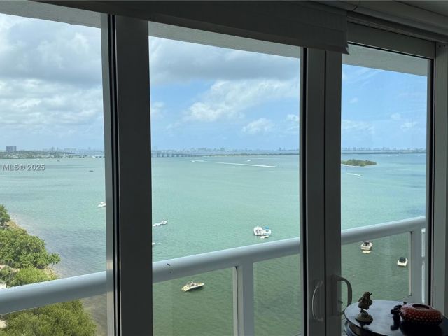 Apartment for rent  Unit #A-1734 - photo 6099125