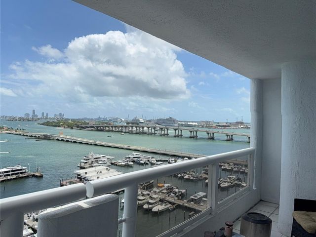 Apartment for rent  Unit #A-1734 - photo 6099128