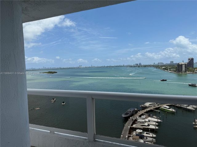 Apartment for rent  Unit #A-1734 - photo 6099129