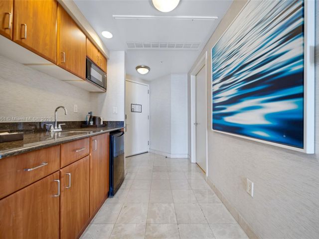 Apartment for sale  Unit #2012 - photo 6104232