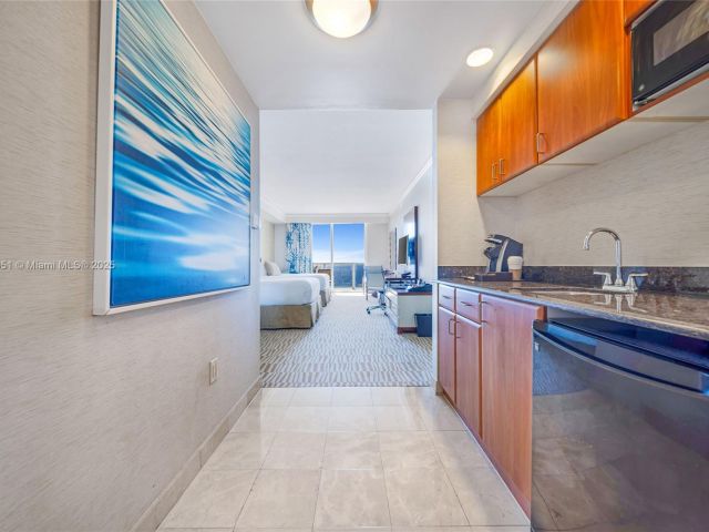 Apartment for sale  Unit #2012 - photo 6104235