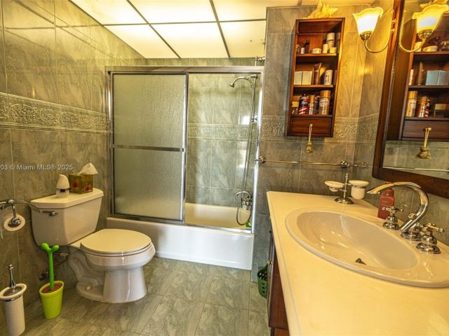 Apartment for sale  Unit #1809 - photo 6099391