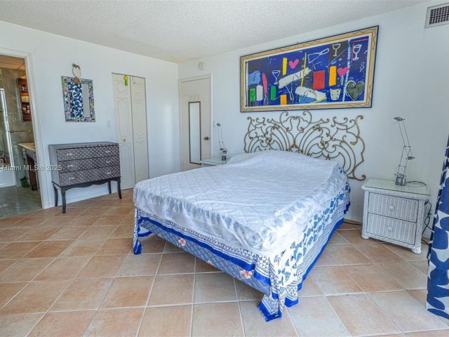 Apartment for sale  Unit #1809 - photo 6099392