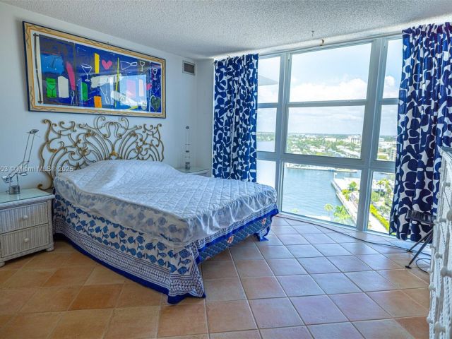 Apartment for sale  Unit #1809 - photo 6099394