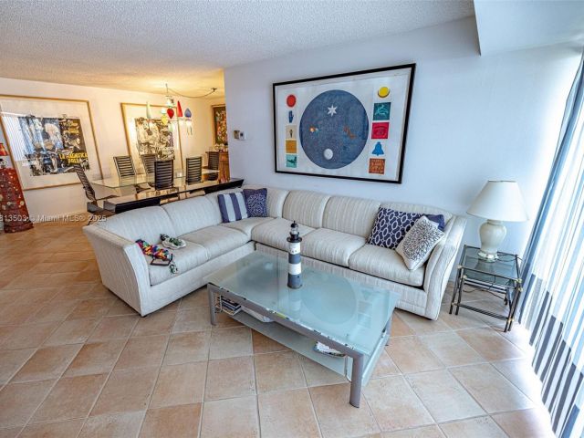 Apartment for sale  Unit #1809 - photo 6099405