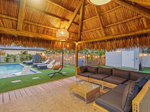 Home for sale at 1646 NE 3rd Avenue - photo 6110625