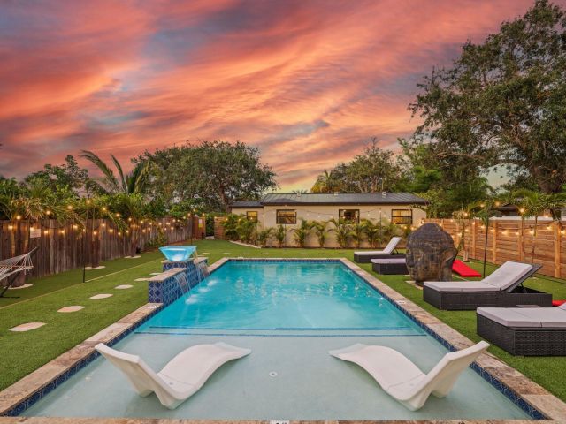 Home for sale at 1646 NE 3rd Avenue - photo 6110633