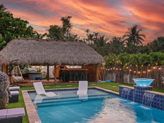 Home for sale at 1646 NE 3rd Avenue - photo 6110636