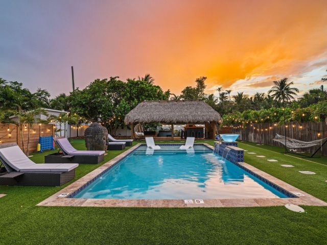 Home for sale at 1646 NE 3rd Avenue - photo 6110637