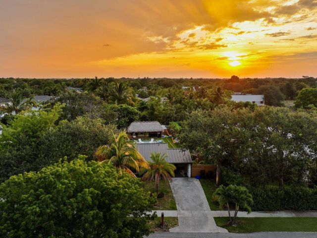 Home for sale at 1646 NE 3rd Avenue - photo 6110641