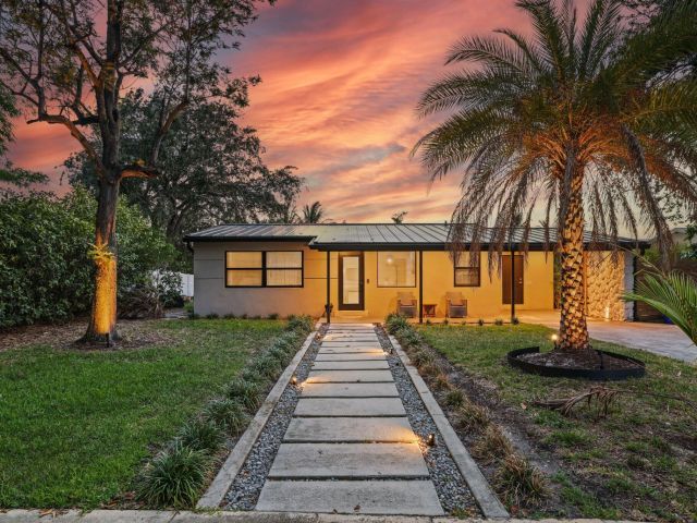 Home for sale at 1646 NE 3rd Avenue - photo 6110642