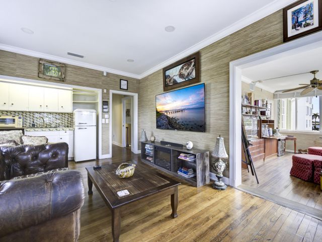 Home for sale at 284 Queens Court - photo 6135387