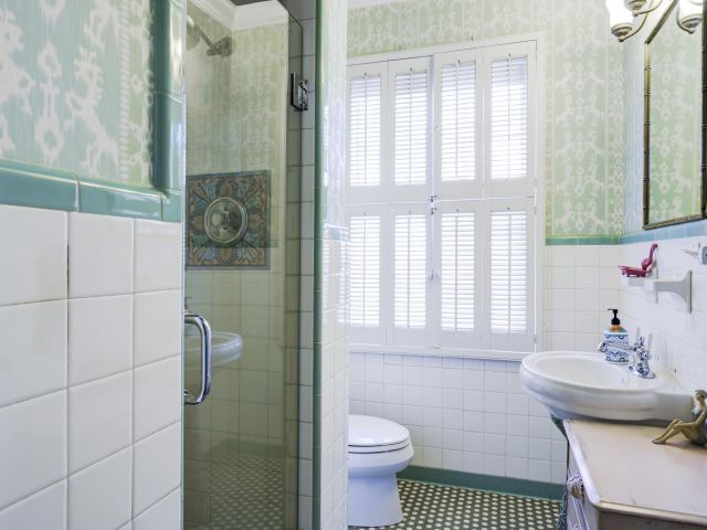 Home for sale at 284 Queens Court - photo 6135388