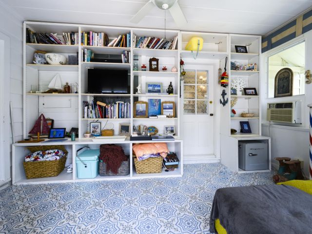 Home for sale at 284 Queens Court - photo 6135391