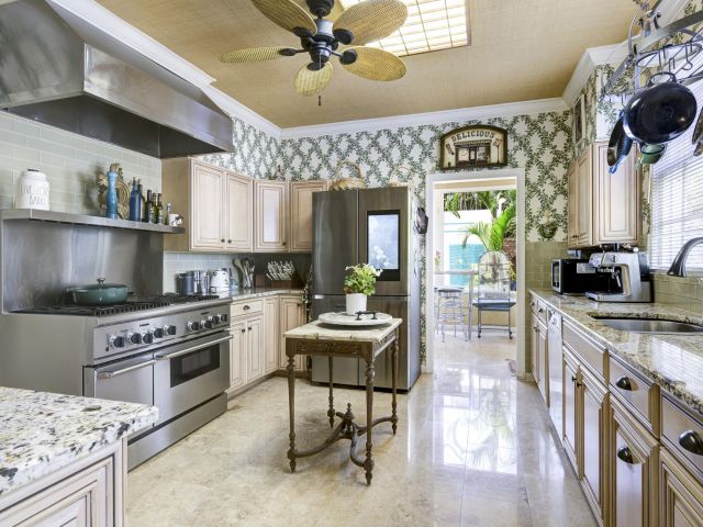 Home for sale at 284 Queens Court - photo 6135397