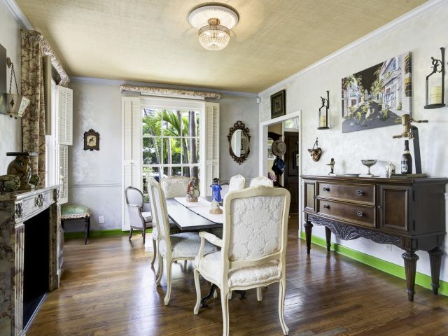 Home for sale at 284 Queens Court - photo 6135398