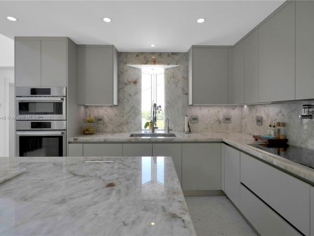 Home for sale at 6320 Dolphin Dr - photo 6101495