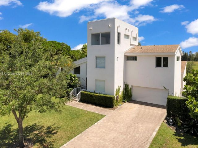 Home for sale at 6320 Dolphin Dr - photo 6101508