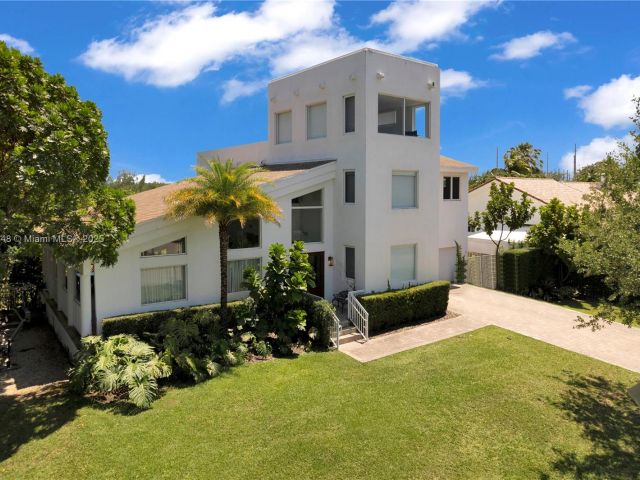 Home for sale at 6320 Dolphin Dr - photo 6101509