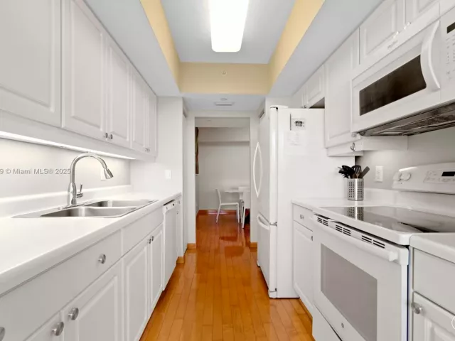 Apartment for sale  Unit #707 - photo 6106121