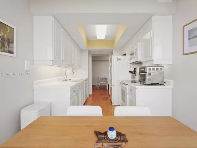 Apartment for sale  Unit #707 - photo 6106122