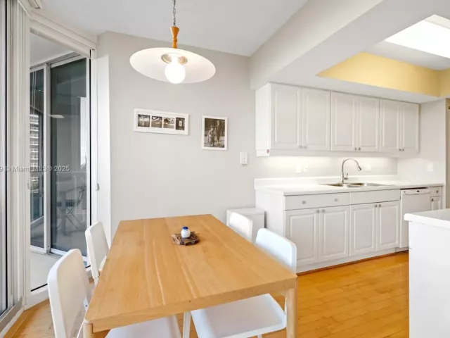 Apartment for sale  Unit #707 - photo 6106123