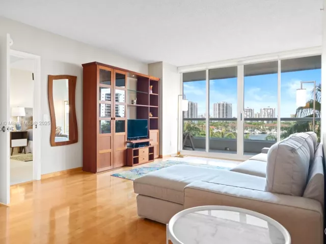 Apartment for sale  Unit #707 - photo 6106128