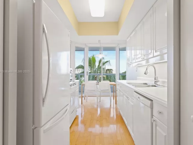 Apartment for sale  Unit #707 - photo 6106119