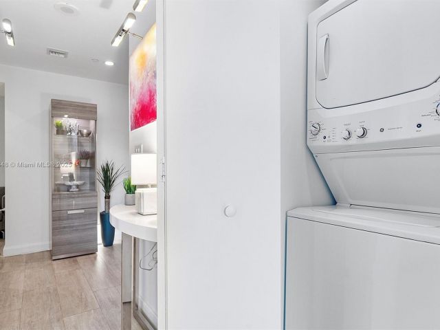 Apartment for sale  Unit #1510 - photo 6102006