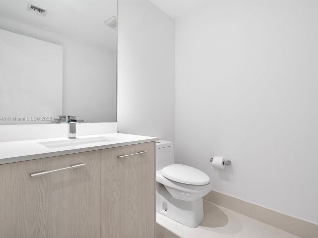 Apartment for sale  Unit #1510 - photo 6102007